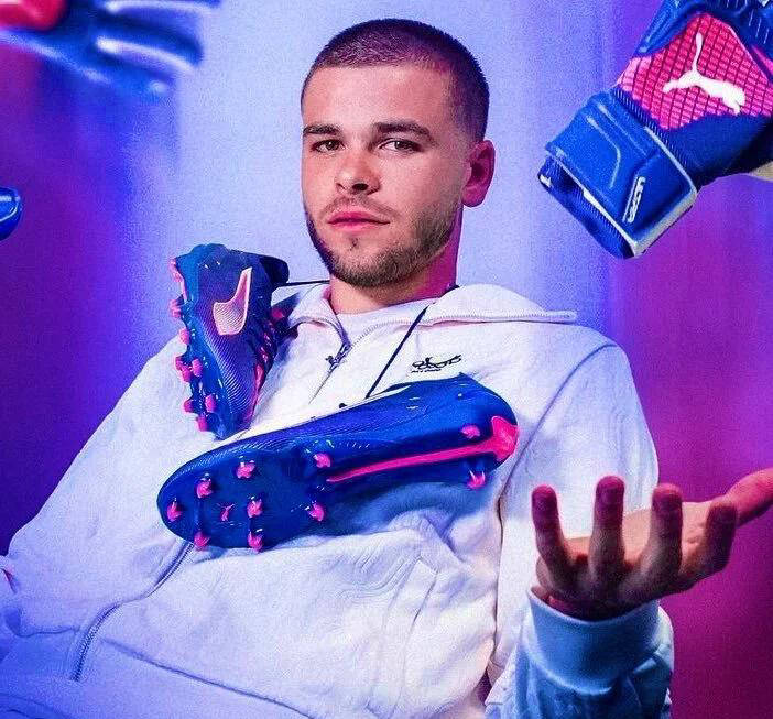 巴黎圣日耳曼欲签下门将舍瓦里耶备战多纳鲁马离队